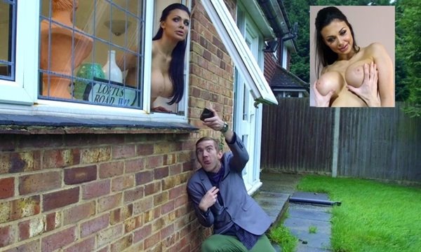 Блогер снимал репортаж и подглядывал за ТОПовой порнозвездой.