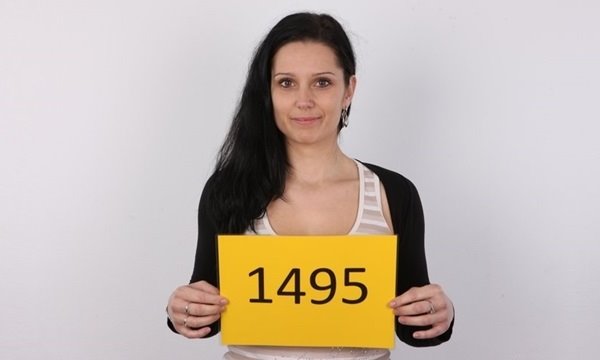 Смазливая тридцатилетняя чешская девушка на кастинге.